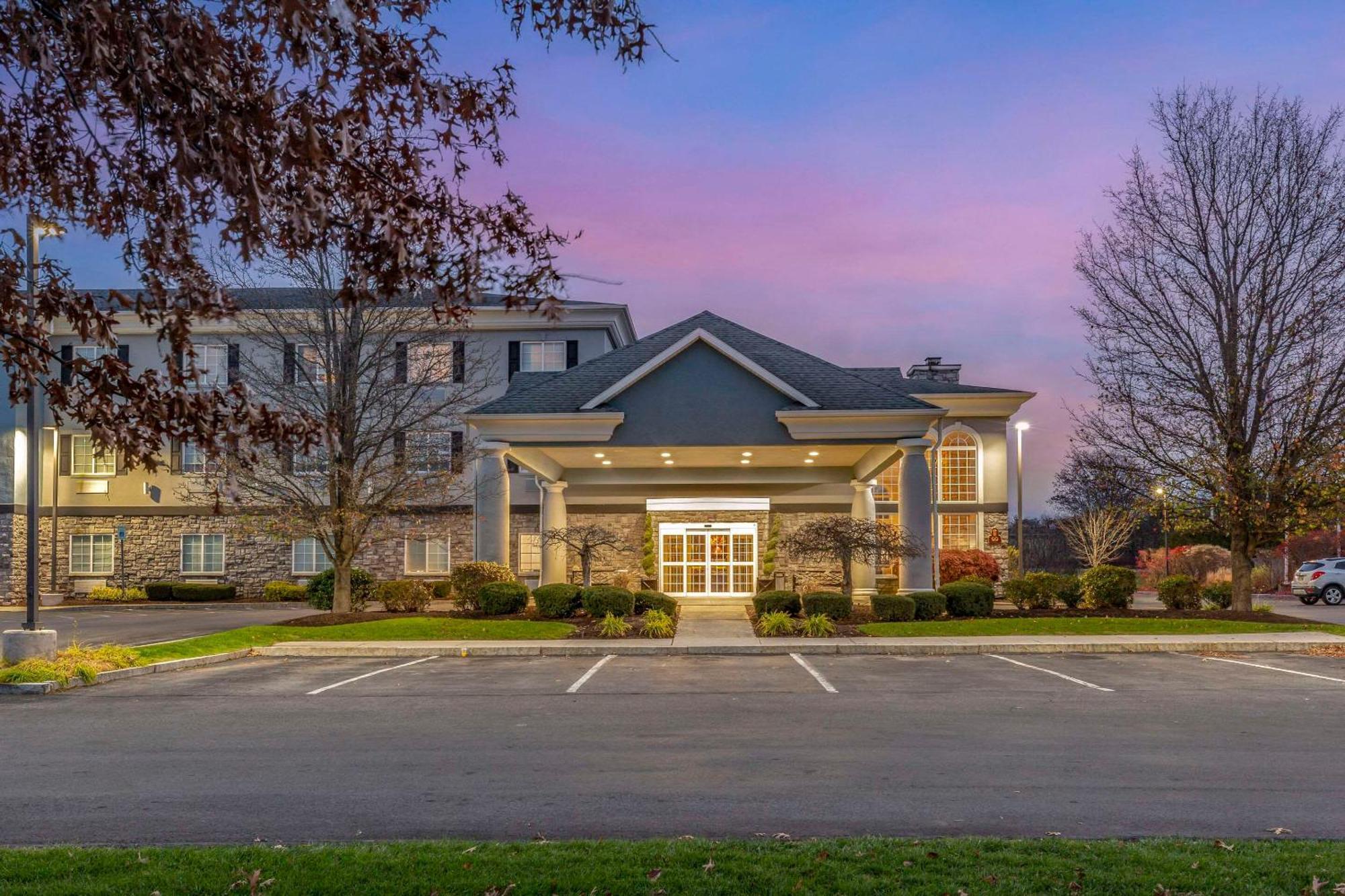 Comfort Inn & Suites East Greenbush - Albany Exterior photo